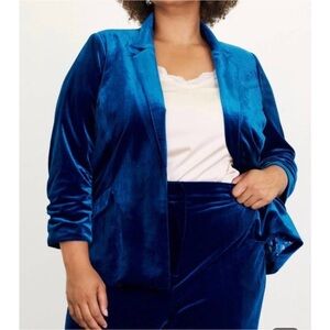 Skies Are Blue blue velvet blazer with ruched sleeves size 2X